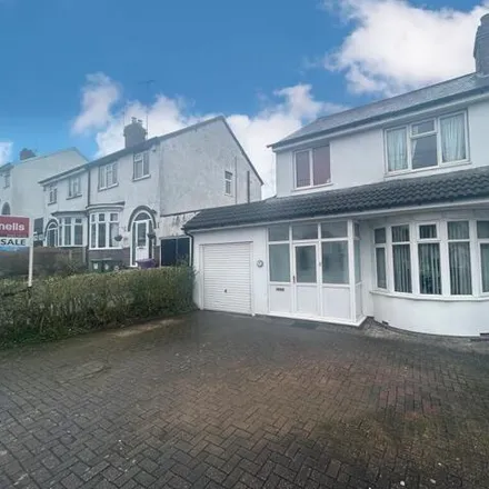 Buy this 3 bed duplex on Ryecroft Avenue in Goldthorn Hill, WV4 5UQ