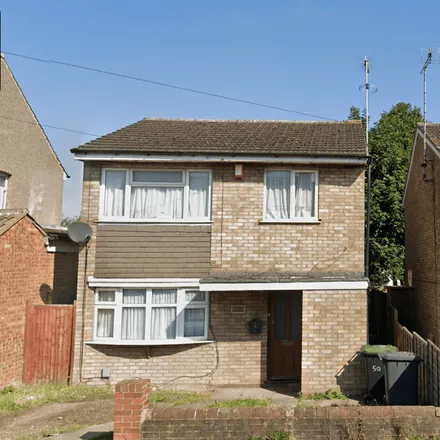 Rent this 3 bed house on Trinity Store in 23 Trinity Road, Luton