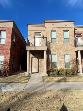 Buy this 2 bed house on 368 West Commercial Street in Broken Arrow, OK 74012