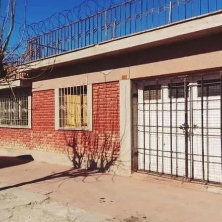 Buy this 4 bed house on Alejo Irusta in Distrito Luzuriaga, 5516 Maipú