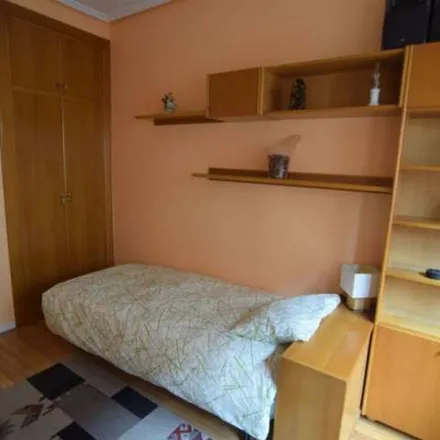 Image 5 - Iturribide kalea, 90, 48006 Bilbao, Spain - Apartment for rent