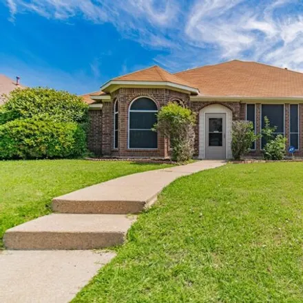 Buy this 4 bed house on 2616 Hyacinth Drive in Mesquite, TX 75181