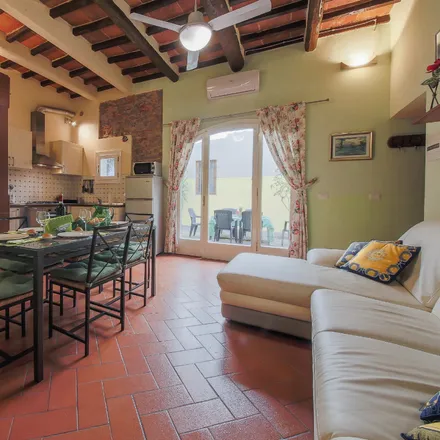 Rent this 3 bed apartment on Via San Zanobi in 47, 50129 Florence FI