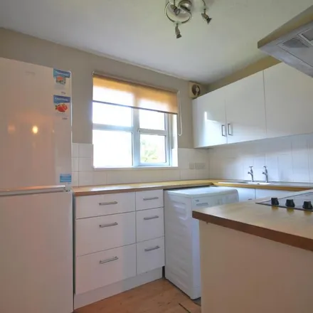 Image 2 - Rothesay Court, Le May Avenue, London, SE12 0BD, United Kingdom - Apartment for rent
