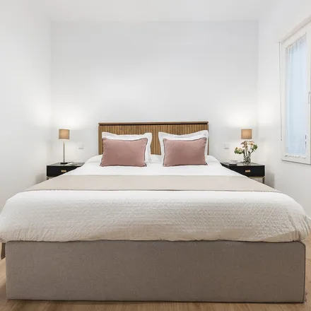 Rent this 3 bed apartment on Madrid in BiciMAD, Avenida de Menéndez Pelayo