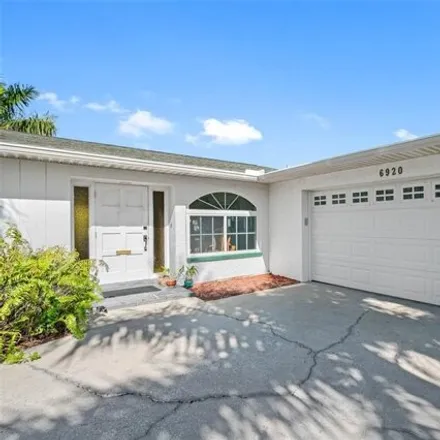Image 2 - 6904 South Shore Drive South, South Pasadena, Pinellas County, FL 33707, USA - House for sale