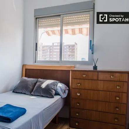 Image 2 - Carrer del Poeta Andrés Cabrelles, 16, 46022 Valencia, Spain - Room for rent