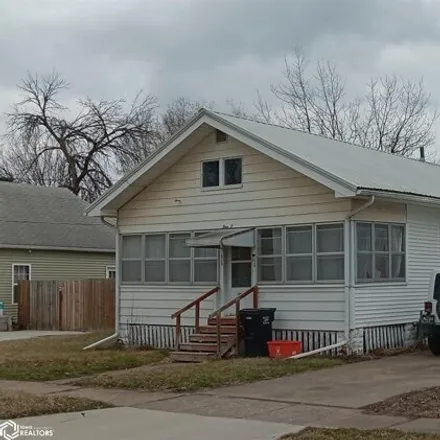 Buy this 2 bed house on 414 Lillian Street in Ottumwa, IA 52501