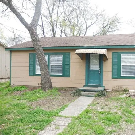 Rent this 2 bed house on 1311 Margie St in Denton, Texas