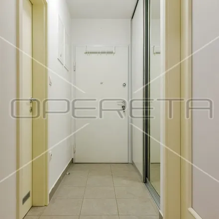 Image 1 - Dobrovoljno vatrogasno društvo Prečko, Ulica Mane Jarnovića 19, 10000 City of Zagreb, Croatia - Apartment for rent