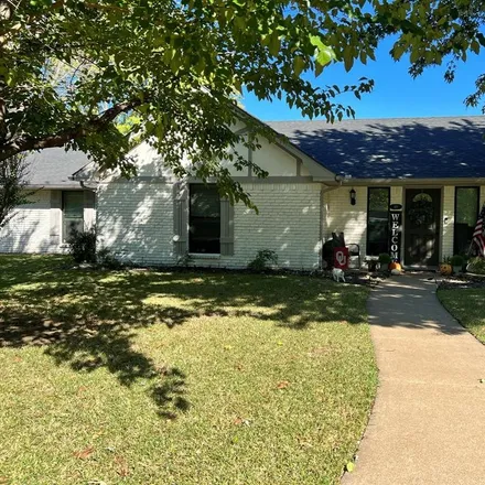 Rent this 3 bed house on 410 Stiles Drive in Midlothian, TX 76065