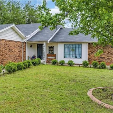 Buy this 3 bed house on 1776 Wildewood Drive Northwest in Ardmore, OK 73401