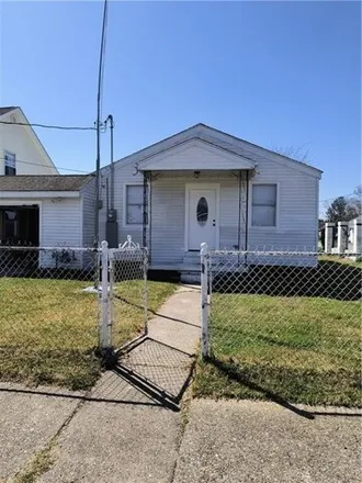 Rent this 2 bed house on 520 Carnation Avenue in Harahan Junction, Metairie