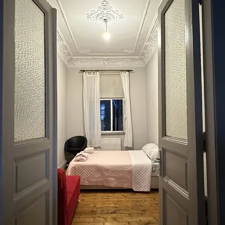 Rent this 3 bed apartment on 34425 Beyoğlu