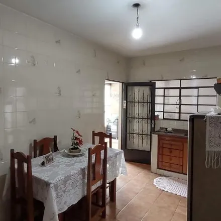 Buy this 2 bed house on Rua Antônio Gaiola in Jardim Nossa Senhora de Fátima., Americana - SP