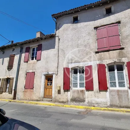 Buy this 6 bed townhouse on Voix Communale de Civray à Saint-Saviol in 86400 Civray, France