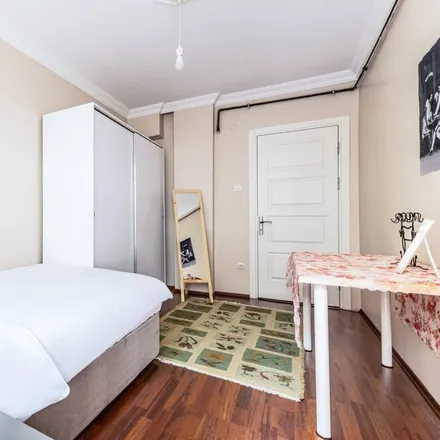 Rent this 3 bed apartment on 34672 Üsküdar