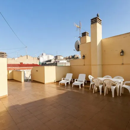Rent this 6 bed apartment on Calle Nou d'Octubre / Carrer Nou d'Octubre in 03012 Alicante, Spain