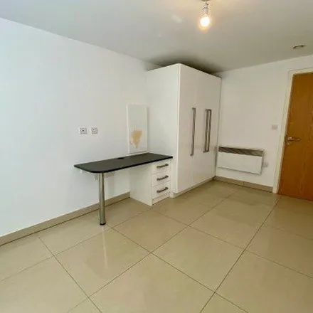 Rent this 5 bed apartment on Erskine Street in Leicester, LE5 0AQ