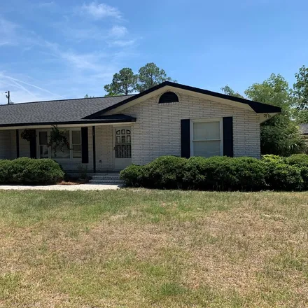 Image 2 - 144 1st Street, Baxley, Appling County, GA 31513, USA - House for sale