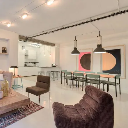 Rent this 4 bed apartment on 75020 Paris