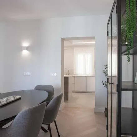 Rent this 4 bed apartment on Caixabank in Calle de Alcalá, 28014 Madrid