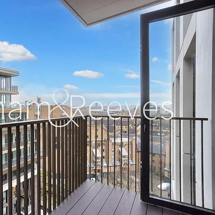 Image 3 - Cashmere Wharf, Promenade, London, E1W 2AW, United Kingdom - Apartment for rent