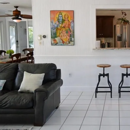 Rent this 4 bed house on Longboat Key in FL, 34228
