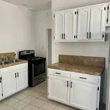 Image 2 - 1740 Hauser Boulevard, Los Angeles, CA 90016, USA - Apartment for rent