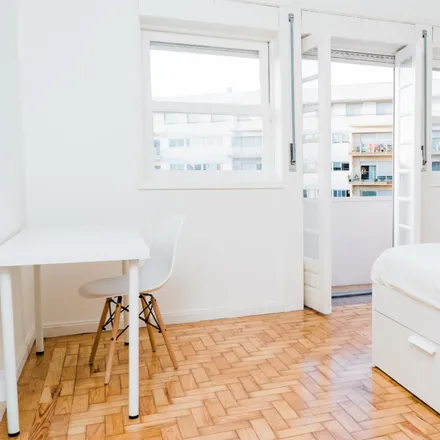 Rent this 6 bed room on Pingo Doce in Rua de Nossa Senhora de Fátima, 4100-999 Porto