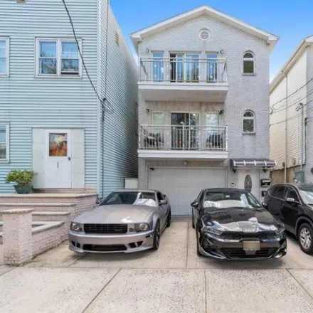 Buy this 7 bed house on 397 Cator Avenue in Greenville, Jersey City