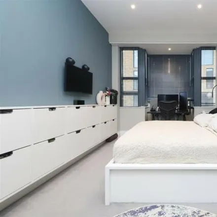 Image 6 - Fifty One, Friends' Walk, London, UB8 1SD, United Kingdom - Apartment for sale