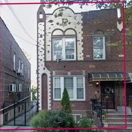 Image 2 - 47-02 67th Street, New York, NY 11377, USA - House for sale