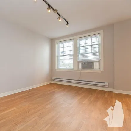 Rent this 1 bed apartment on 511 West Belmont Avenue