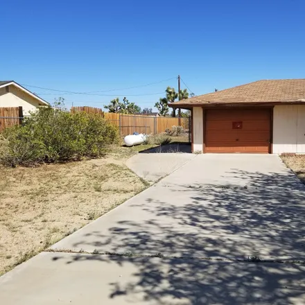 Image 3 - 58764 Buena Vista Drive, Yucca Valley, CA 92284, USA - House for sale