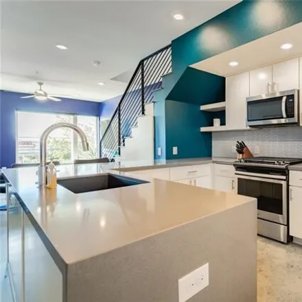 Image 6 - 2012 East 7th Street, Austin, TX 78702, USA - Condo for sale