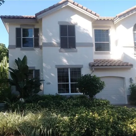 Buy this 3 bed condo on 144 Colonade Circle in Naples, FL 34103