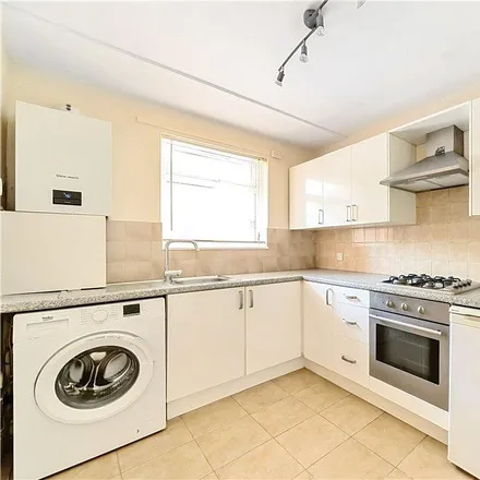 Image 3 - Garrick Close, London, W5 1AS, United Kingdom - Apartment for rent