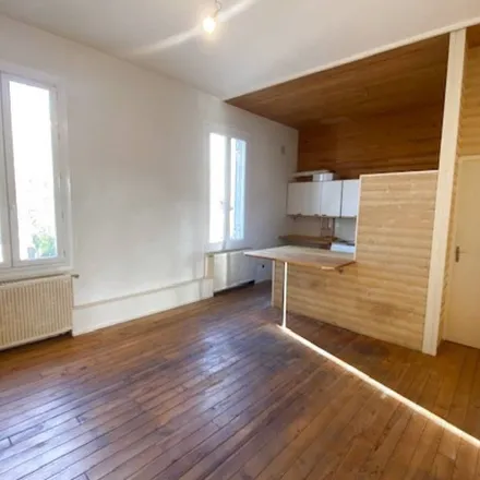 Rent this 3 bed apartment on 9 Avenue de Berlincan in 33160 Saint-Médard-en-Jalles, France