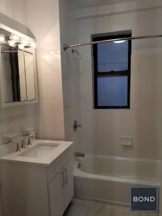 Image 3 - PL, 140 West 55th Street, New York, NY 10019, USA - Apartment for rent