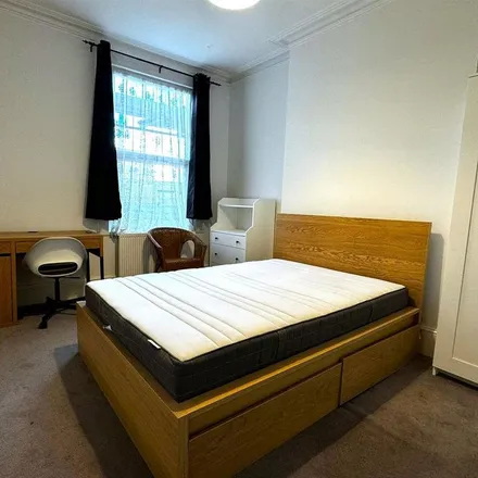Rent this 1 bed apartment on South Norwood Hill in London, SE25 6DF