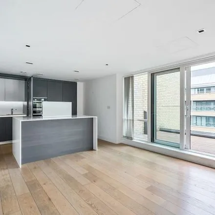 Rent this 3 bed apartment on Thompson Cavendish in Kew Bridge Road, Strand-on-the-Green