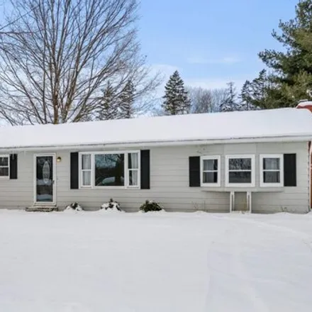 Rent this 3 bed house on 13219 Ewing Street in Leo-Cedarville, Allen County
