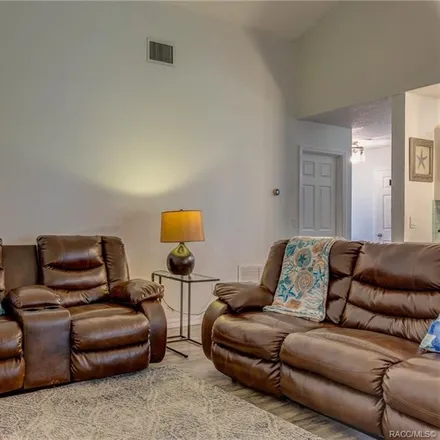 Image 9 - 585 North Country Club Drive, Crystal River, Citrus County, FL 34429, USA - House for sale