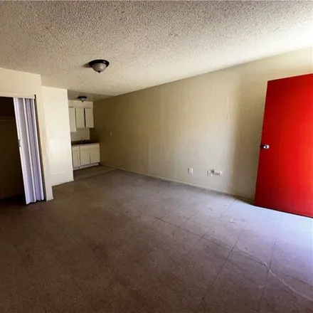 Image 5 - 11654 White Avenue, Adelanto, CA 92301, USA - Apartment for rent