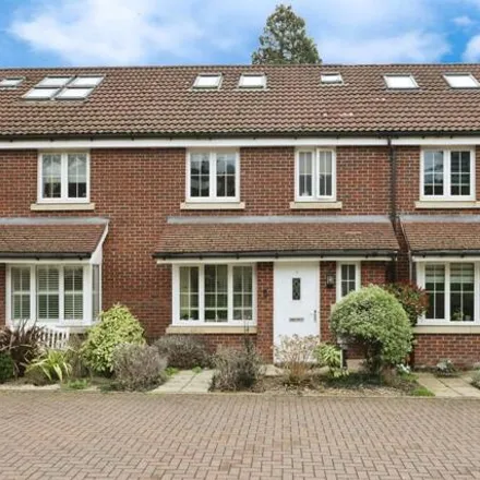 Buy this 4 bed townhouse on Gloucester Court in Rickmansworth, WD3 3FS