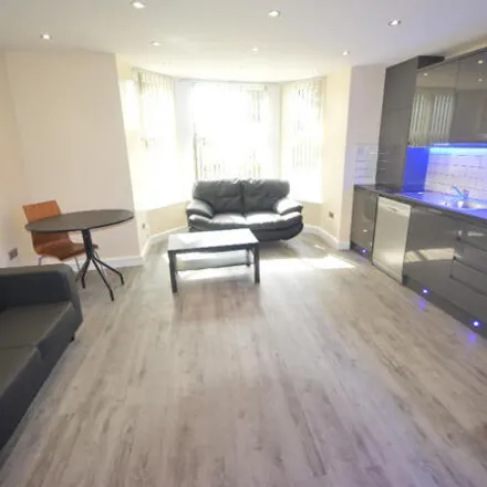 Image 3 - Regent Park Terrace, Leeds, LS6 2AX, United Kingdom - Room for rent