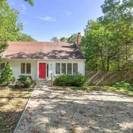 Rent this 4 bed house on 85 Rutland Road in East Hampton, Springs
