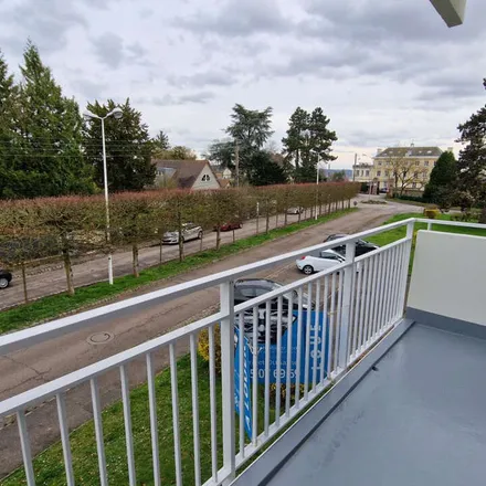 Rent this 3 bed apartment on 24 Rue Narcisse Guilbert in 76130 Mont-Saint-Aignan, France