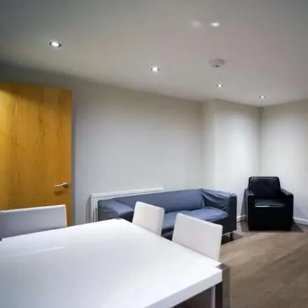 Image 2 - Sycamore Suites, 4-6 St Peter's Close, Sheffield, S1 2EN, United Kingdom - Apartment for rent